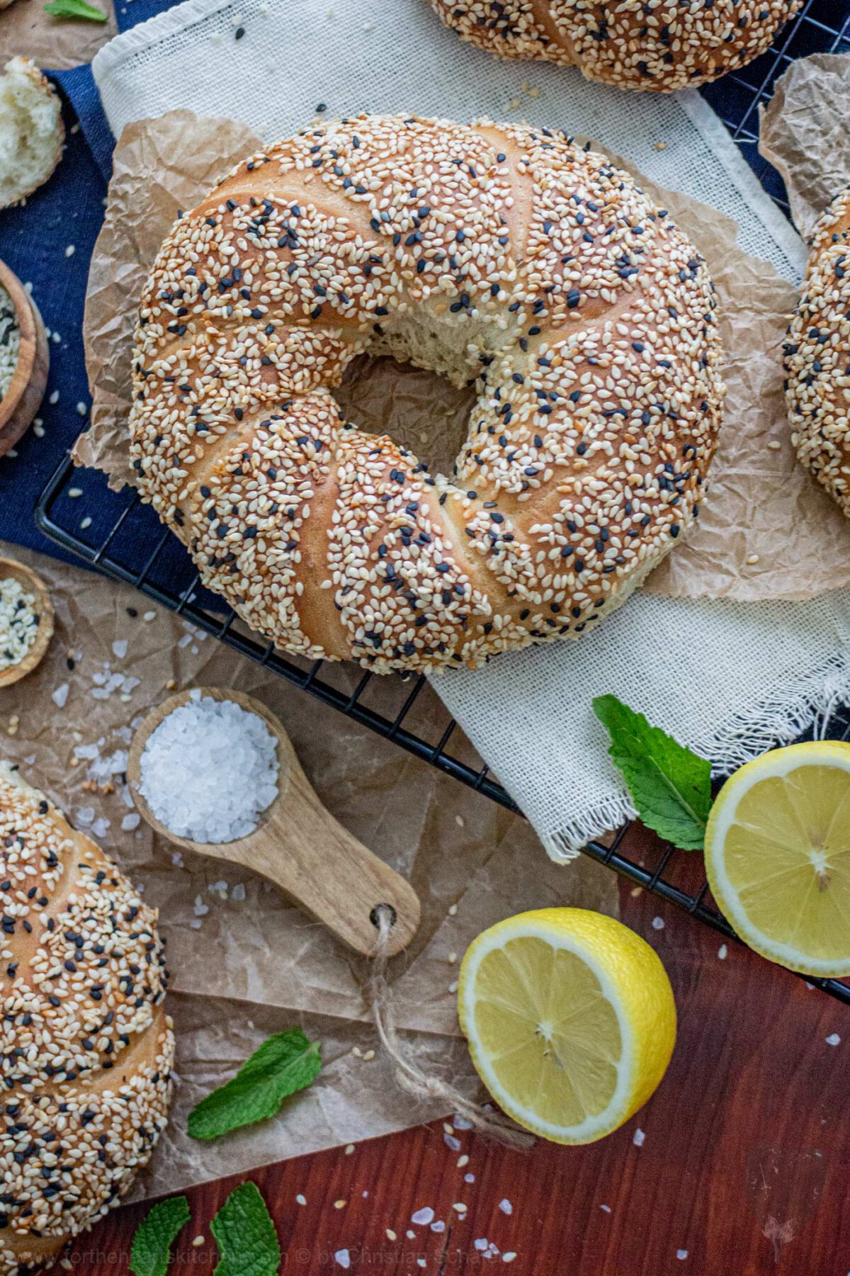 Simit – türkische Sesamringe - for the Hearts Kitchen | die Küche mit ...